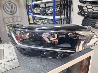 Phare Audi. Skoda. Volkswagen. Seat 