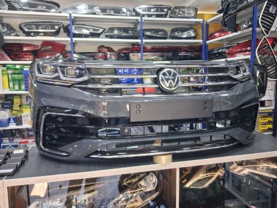 Pare-chocs Volkswagen Tiguan gris dauphin et noir couleur d'origine 