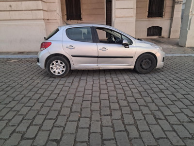 voitures-peugeot-207-2010-alger-centre-algerie