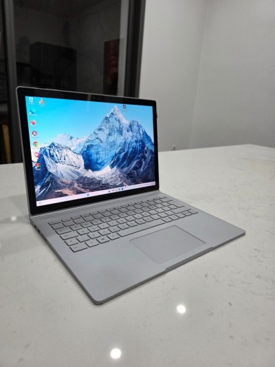 Microsoft Surfacebook i5 6th 3K
