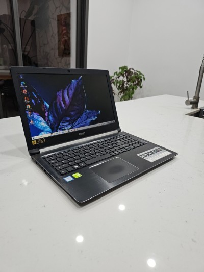 Acer Aspire i3 6th gen 15.6"pouces double carte graphique 