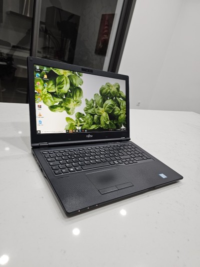 Fujitsu LifeBook i5 8th Gen 15.6"pouces 