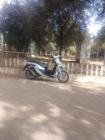 motos-scooters-jgred-6-zom-2014-ouled-yaich-blida-algerie