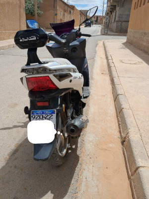 دراجة-نارية-سكوتر-omg-2020-مزاورو-سيدي-بلعباس-الجزائر