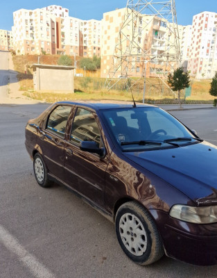 voitures-fiat-palio-2005-fire-khemis-el-khechna-boumerdes-algerie