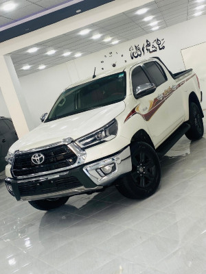 voitures-toyota-hilux-2022-omania-el-oued-algerie