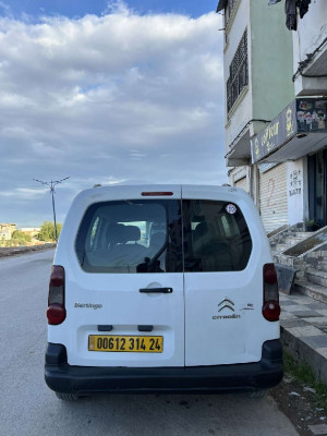 voitures-citroen-berlingo-2014-guelma-algerie