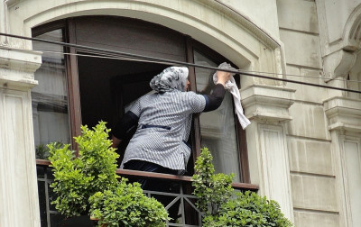 Femme de ménage & entretien pour appartement villa escaliers entreprise de nettoyage fin de chantier