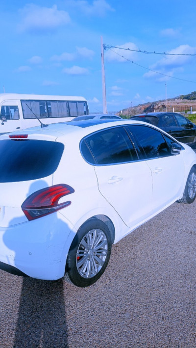 voitures-peugeot-208-2019-allure-facelift-hadjout-tipaza-algerie