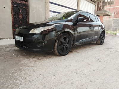 moyenne-berline-renault-megane-3-2010-dynamique-chelghoum-laid-mila-algerie