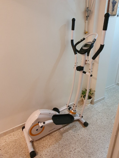 SPORT SPACE :tapis de course, velo elliptique,velo d'appartement