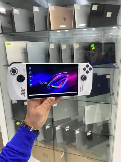 ASUS ROG ALLY RC71L - AMD RYZEN Z1 EXTREM 3.30GHZ /16GB RAM DDR5 /512GB SSD 