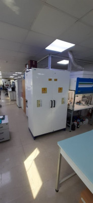 Armoire ventilée pour stockage produits inflammable de laboratoire