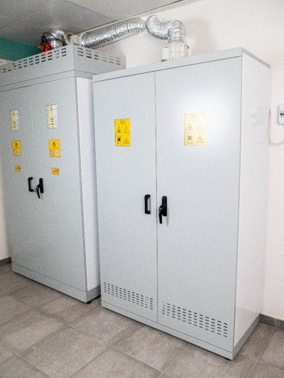 Armoire ventilée pour stockage produits inflammable de laboratoire