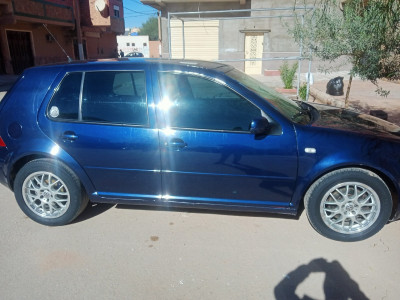 Volkswagen Golf 4 2000 Carat - Blida Algeria