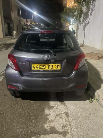 سيارات-toyota-yaris-2013-وهران-الجزائر
