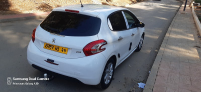 voitures-peugeot-208-2015-silver-line-khemis-miliana-ain-defla-algerie