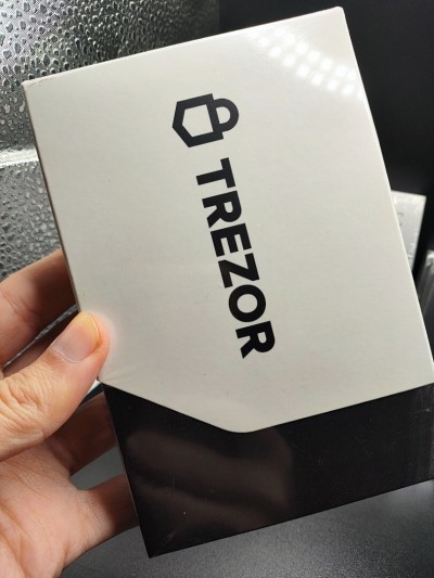 TREZOR hardware ledger wallet