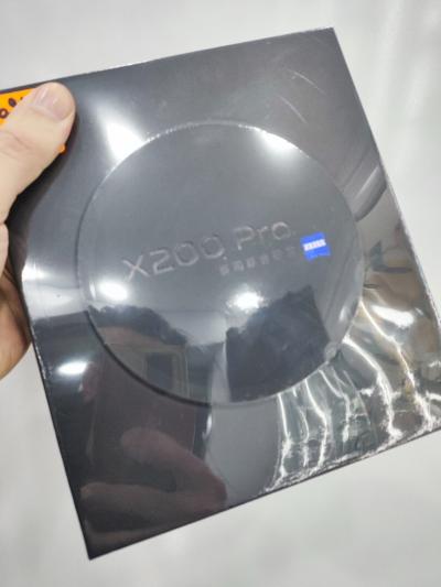 Vivo x200 pro 16/512gb