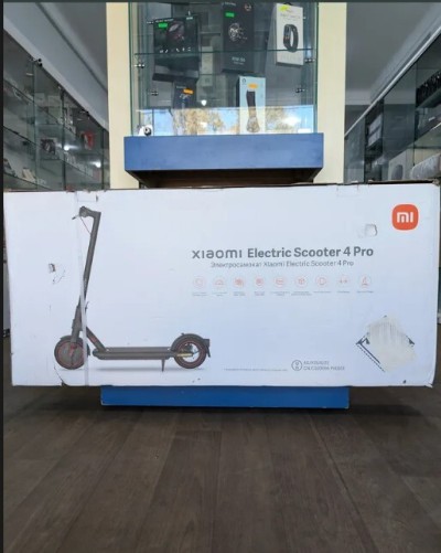 Trottinette électrique Xiaomi Electric Scooter 4 PRO - 55km d'autonomie-  25km/h Max-  700W Max