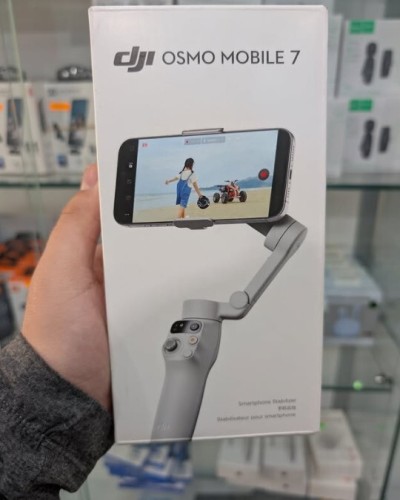 Stabilisateur DJI Osmo Mobile 7 pour smartphone, Portrait/Paysage, 10h d'autonomie, Bluetooth 5.3