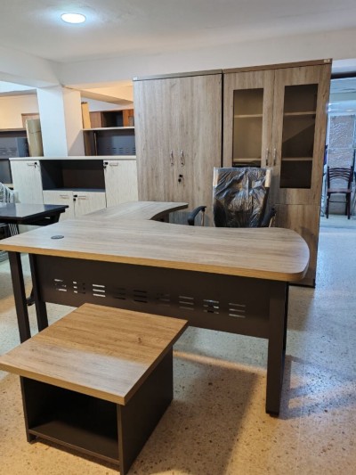 Ensemble bureau ovale pieds métalliques 8 pcs (3 chaises inclus)