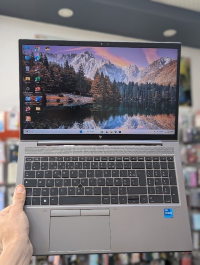 HP ZBOOK FIREFLY 15 G8 I7-1165G7  32GB 512 SSD  NVIDIA T500 4GB FULL HD