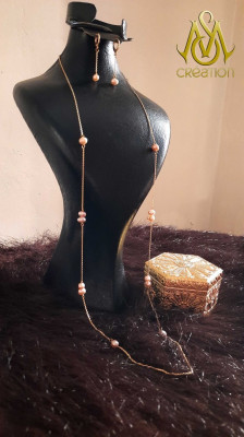 colliers-pendentifls-sautoir-avec-boucles-en-plaque-or-et-pierres-deau-douce-djoher-hor-cheraga-alger-algerie