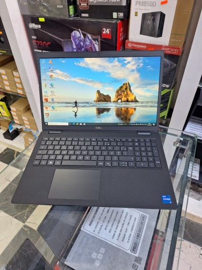 DELL LATITUDE 3520 / I5-11EME / 8GB / 256GB SSD / FHD