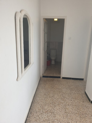 appartement-location-vacances-f2-mostaganem-abdelmalek-ramdane-algerie