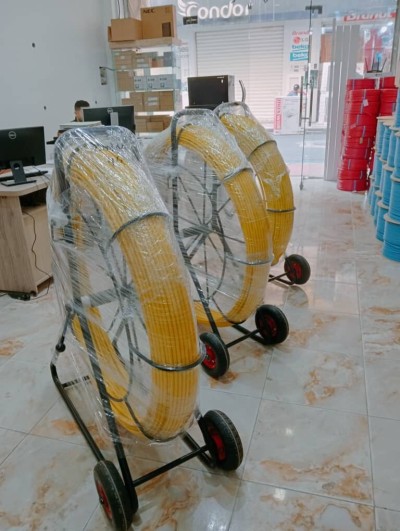 Aiguille de tirage de câble fibre optique  / electrique , résau informatique