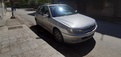 سيارة-صغيرة-peugeot-306-1999-برج-بوعريريج-الجزائر