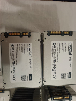 Vendu/Lot disque dur SSD 2.5 1000 GB CRUCIAL original Venu de France 