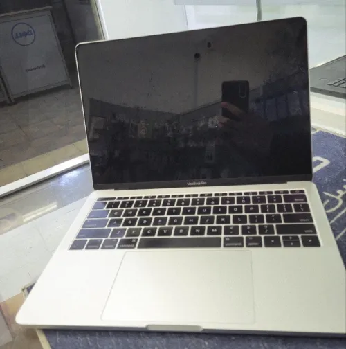 macbook pro 2017 i5 8/128 cycle 661