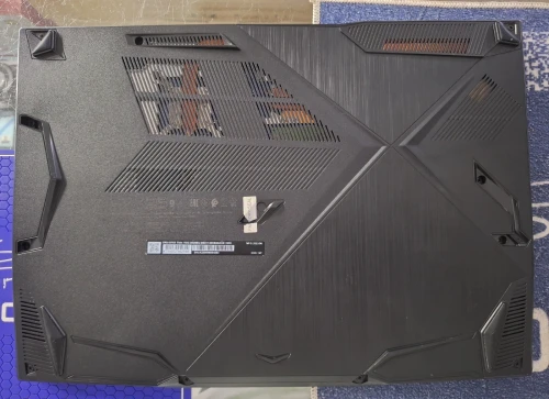 Laptop Gamer MSI GF63 Thin 11SC I5 11400H 2.70Ghz Ram 8 Go stockage 1 To-carte Graphique Nvidia GEFORCE RTX 1650 with max Q design windows 11 25H2 etat 8/10 Garantie 3 Mois