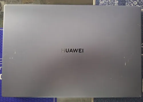 Huawei matebook D14 AMD Rayzen 5 3500U 8Go/1To carte graphique AMD Radeon(TM) Vega 8 Graphics