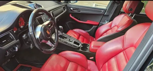 Porsche Macan 2018 2.0L 258 CH TOUTE OPTIONS 1ERE MAIN 74000KM