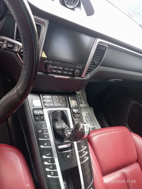 Porsche Macan 2018 2.0L 258 CH TOUTE OPTIONS 1ERE MAIN 74000KM