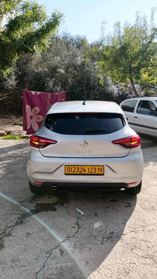 Renault Clio 5  2023 Authentic
