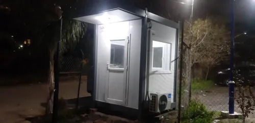 Cabine en panneaux sandwich 