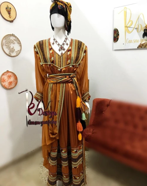 Styliste , couturière, maison de couture, robe ,tenue traditionnelle, robe kabyle ,chaoui ,N&K Design, robes pour mariées...