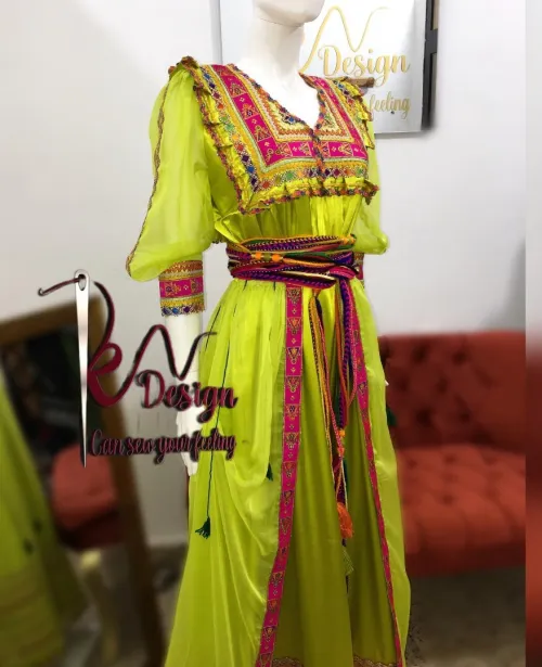 Styliste , couturière, maison de couture, robe ,tenue traditionnelle, robe kabyle ,chaoui ,N&K Design, robes pour mariées...