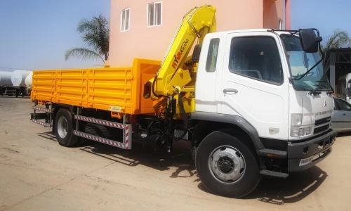 grue sur camion HYVA , FASSI