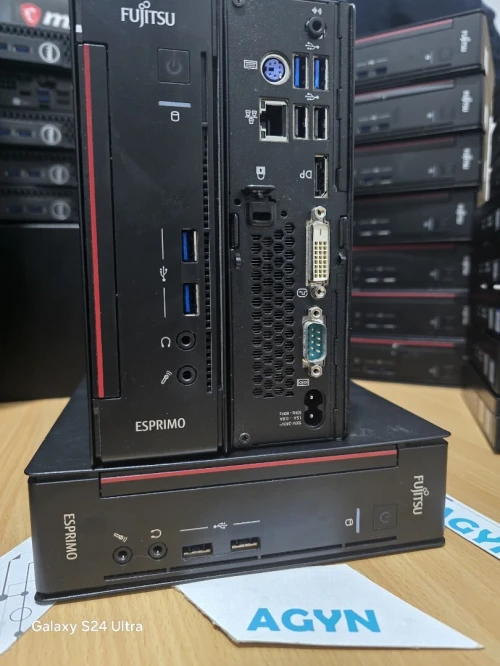 MINI PC Fujitsu Esprimo Q556 Core i3 7e generation 3,2 GHz - SSD 256 Go RAM 4 Go
