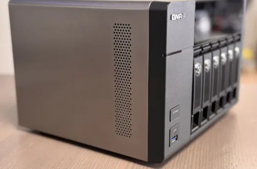 NAS QNAP TS-653 Pro  6 baies 8 Go RAM  Très bon état  avec ou sans disques