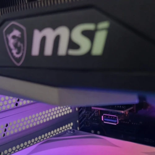 pc gamer Ryzen 7 5700X/MSI X470 GAMING PLUS MAX /16GoCorsair Vengeance/NVMe 512Go+SSD /750W/MSI