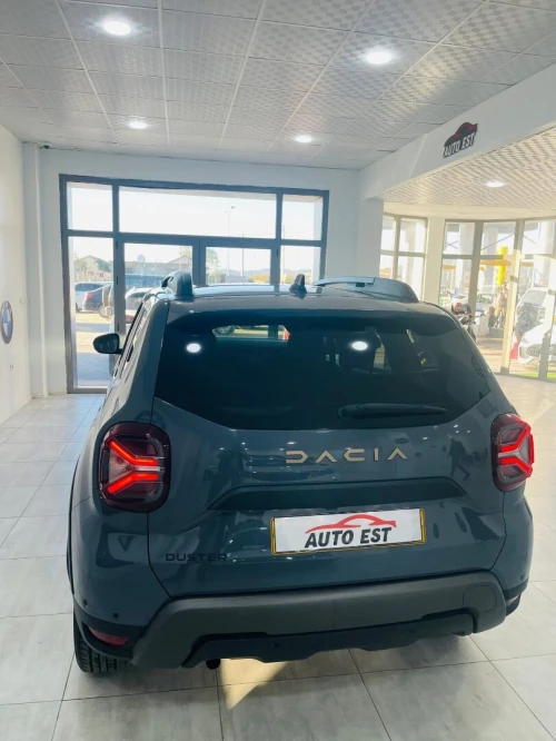Renault Duster 2024 Chanel gold