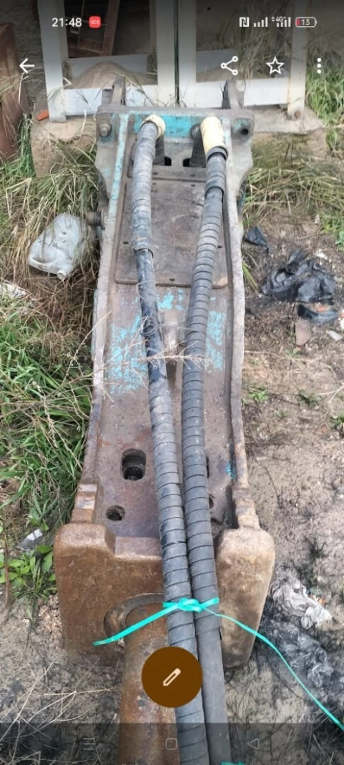 a vendre Marteau brise roche MSB 550