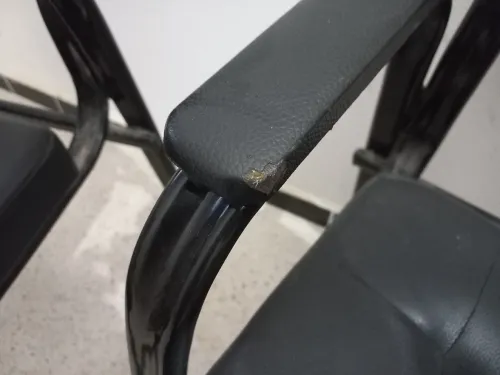 A vendre chaises de bureau  ou salle de attante