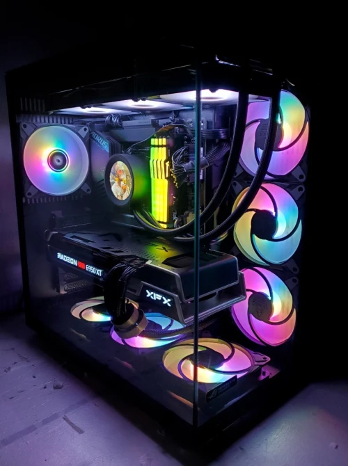 PC GAMER RX 6950XT I5-13600K 32GB DDR5 2TO 990PRO FULL RGB